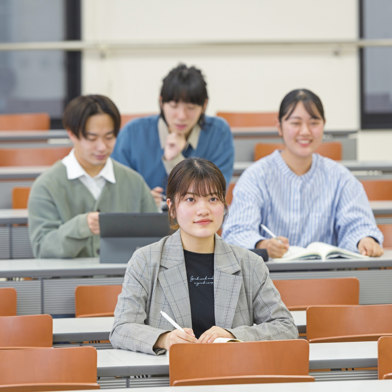 거래나 조직의 연구에서 국제적 감각을 익힌다.