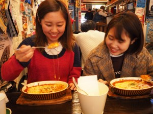 점심은 모지코 명물 구이 카레